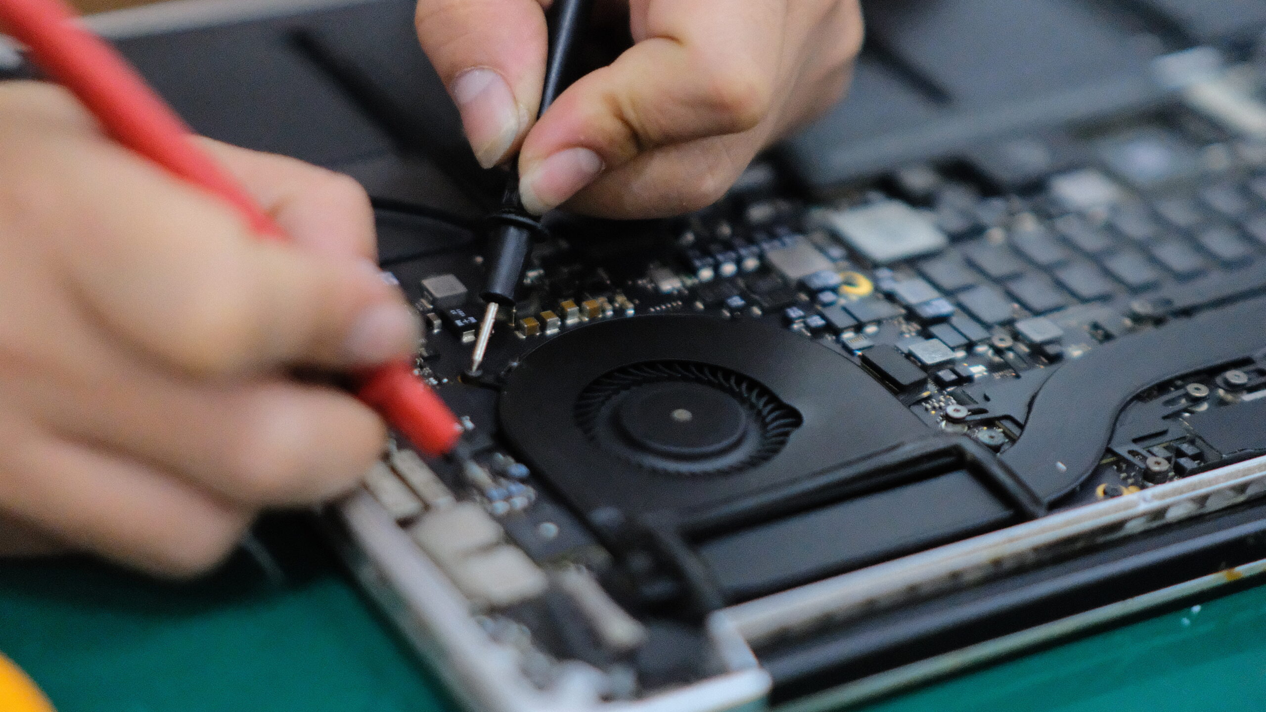 Pin Laptop Dell: Giải Pháp Năng Lượng Ổn Định Cho Mọi Nhu Cầu