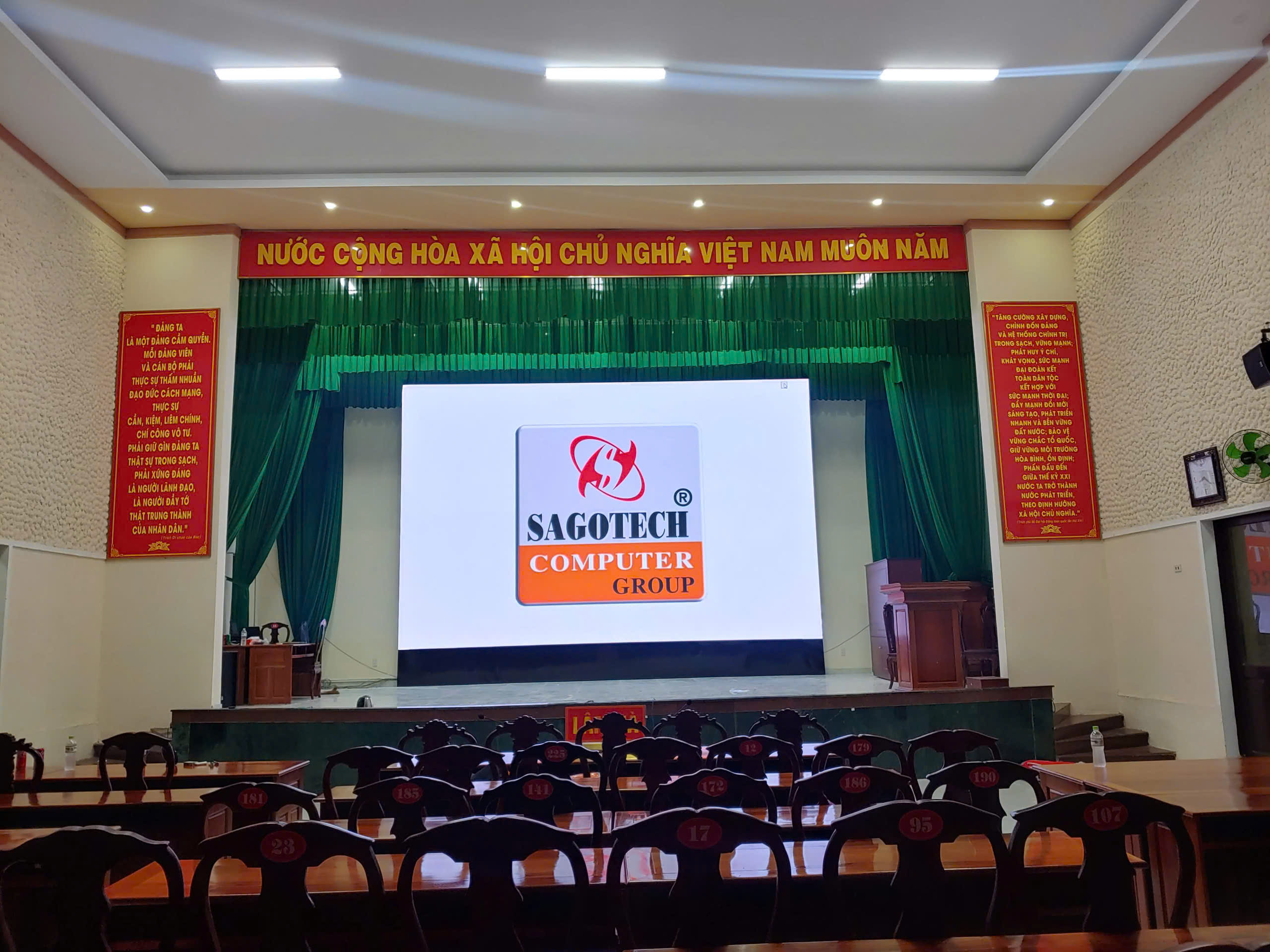 Màn Hình LED Hội Trường Chuyên Nghiệp Tại Đà Lạt