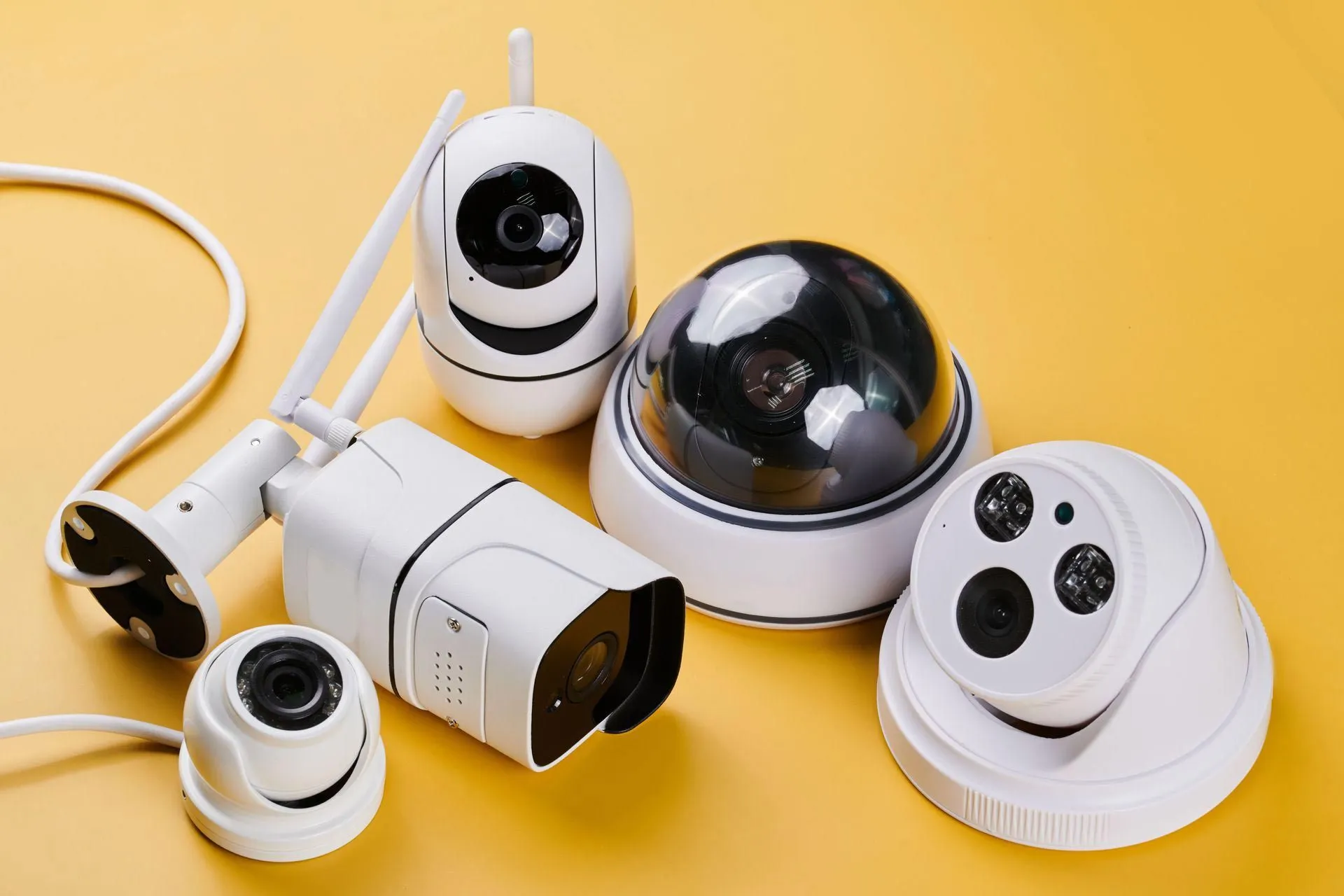 5 Thiết Bị An Ninh Và Các Loại Camera Phổ Biến