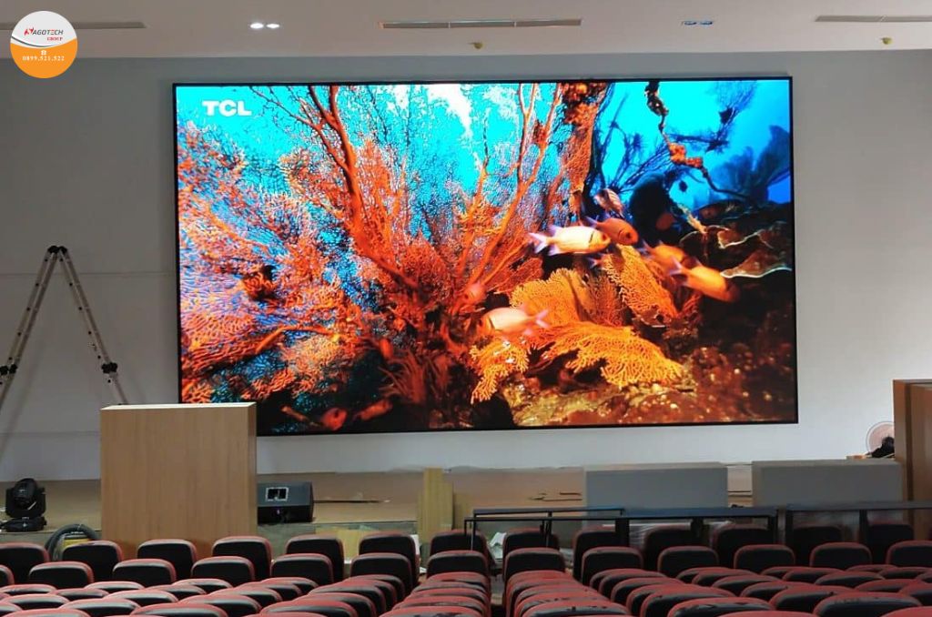 giá màn hình LED hội trường hay quảng cáo ngoài trời 